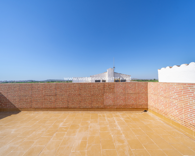 Resale - Quad - Urb. La Marina