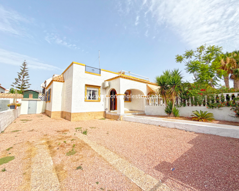 Resale - Quad - Urb. La Marina