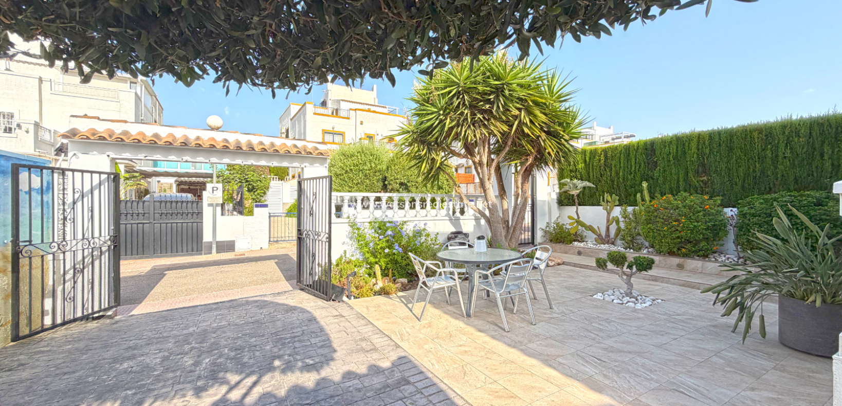 Resale - Quad - Urb. La Marina