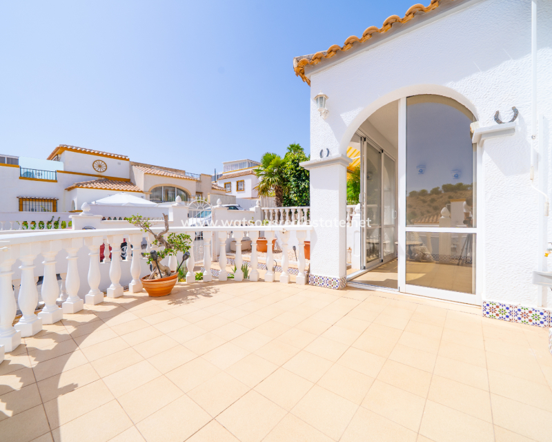 Resale - Quad - Urb. La Marina