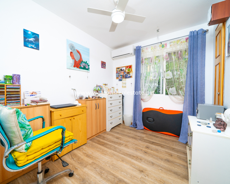 Resale - Quad - Urb. La Marina