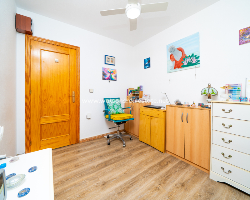 Resale - Quad - Urb. La Marina