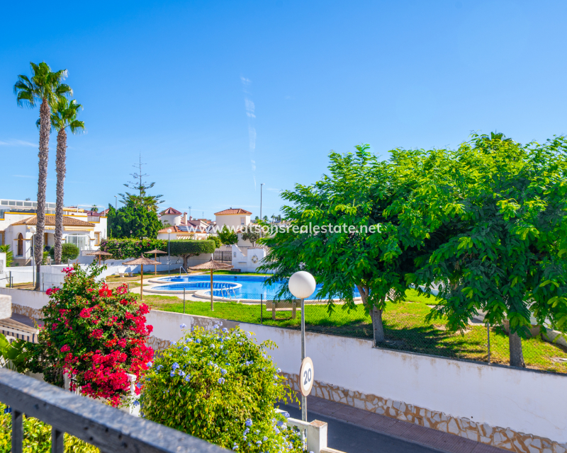 Resale - Quad - Urb. La Marina