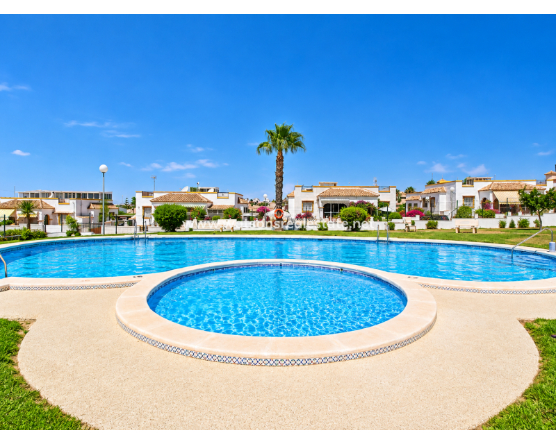Resale - Quad - Urb. La Marina