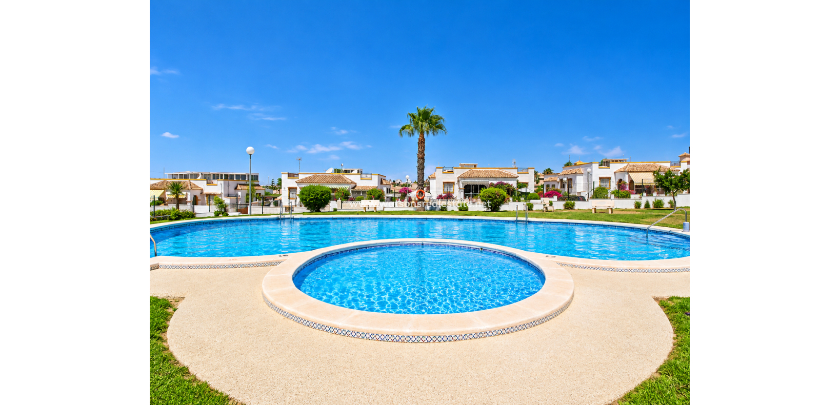 Resale - Quad - Urb. La Marina