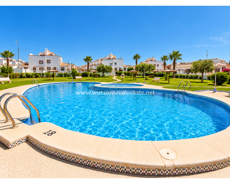 Resale - Quad - Urb. La Marina
