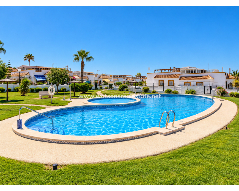 Resale - Quad - Urb. La Marina
