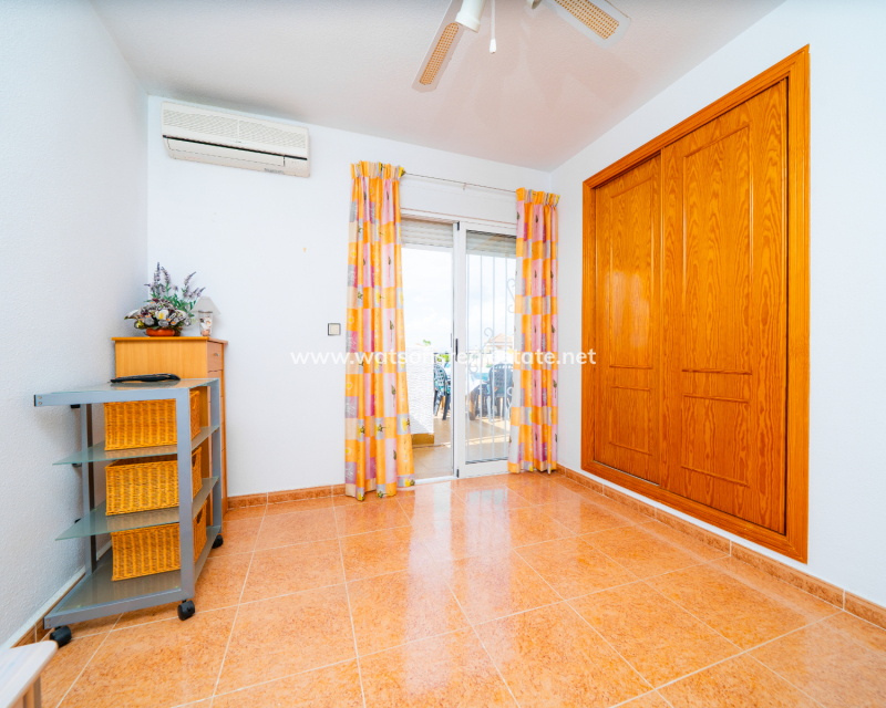 Resale - Quad - Urb. La Marina