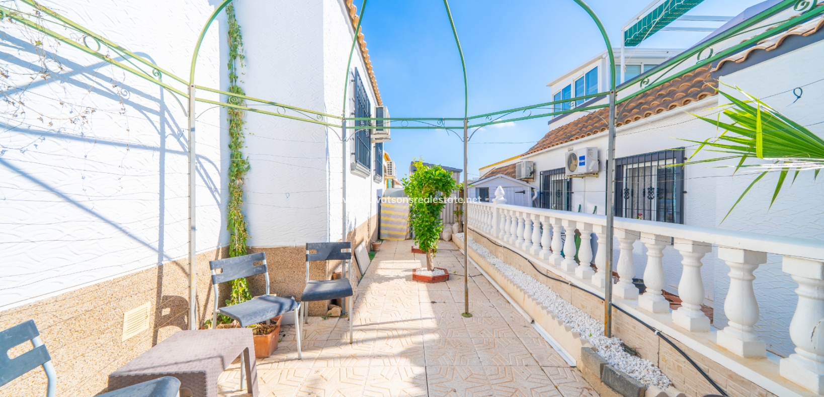 Resale - Quad - Urb. La Marina