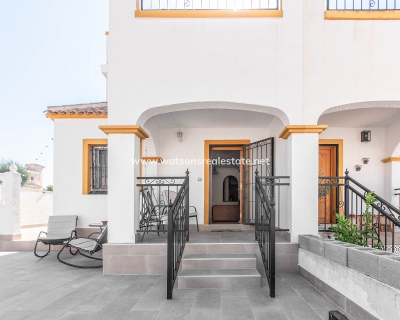 Resale - Quad - Urb. La Marina