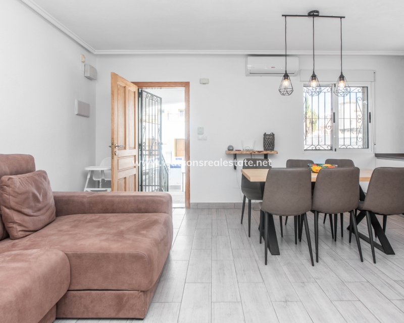 Resale - Quad - Urb. La Marina