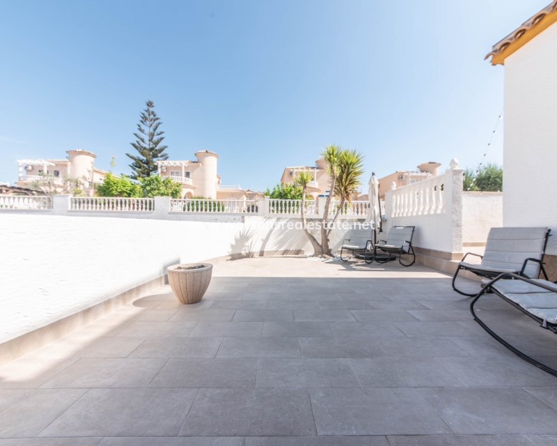 Resale - Quad - Urb. La Marina