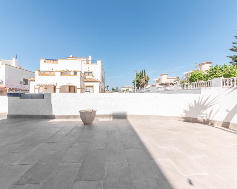 Resale - Quad - Urb. La Marina