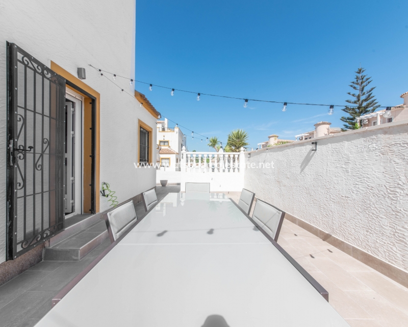 Resale - Quad - Urb. La Marina