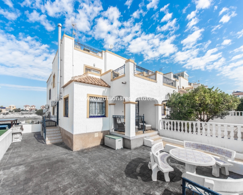 Resale - Quad - Urb. La Marina