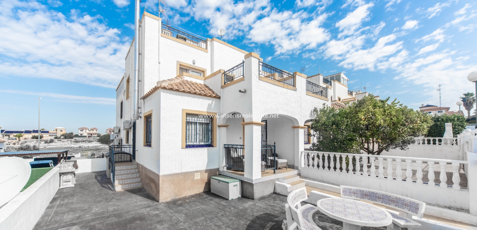 Resale - Quad - Urb. La Marina