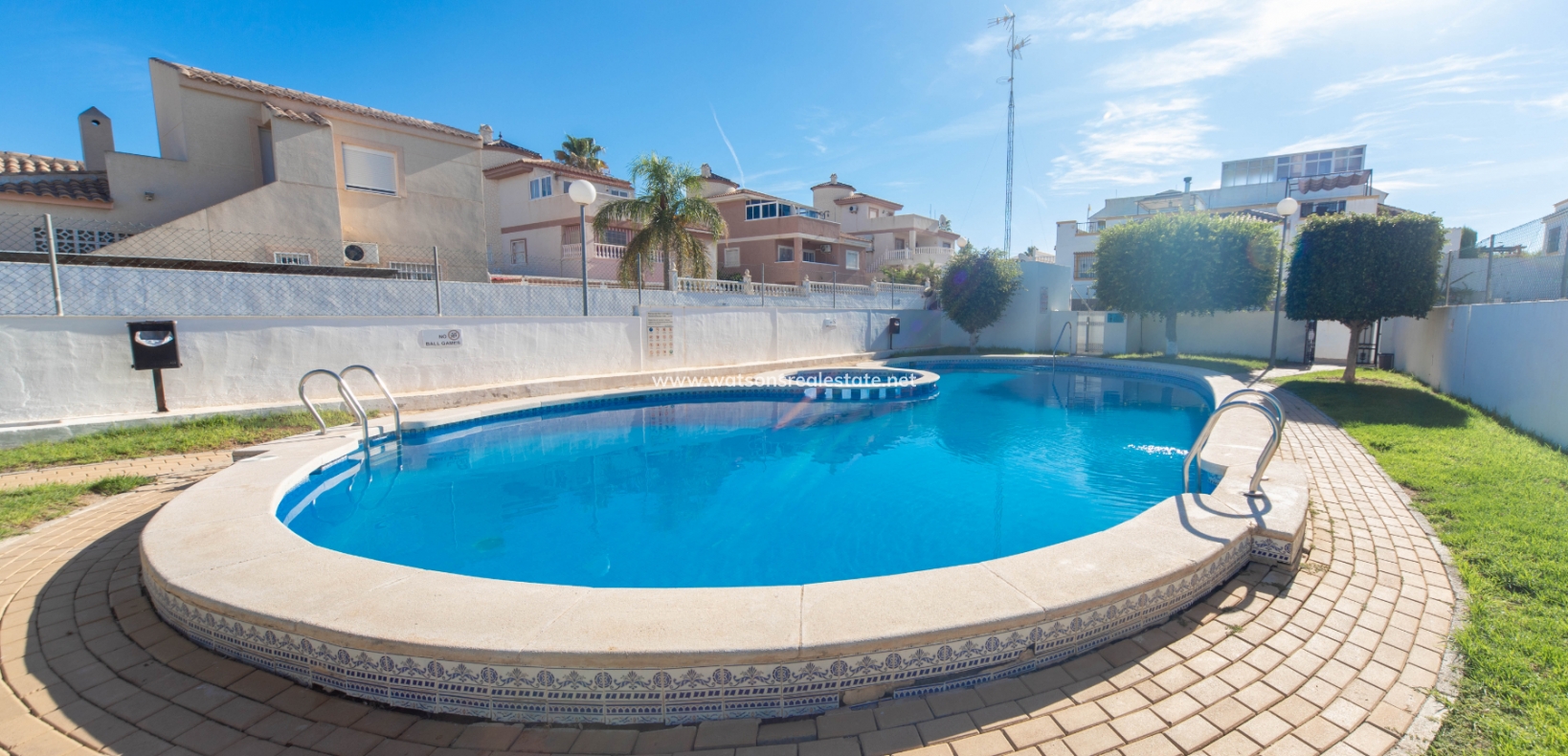 Resale - Quad - Urb. La Marina