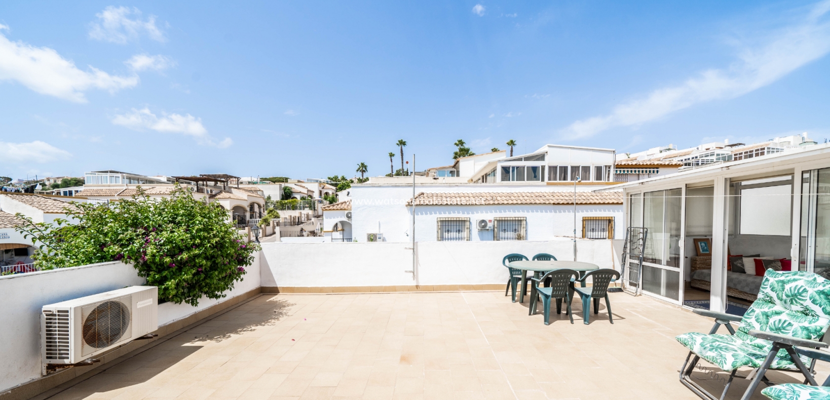 Resale - Quad - Urb. La Marina