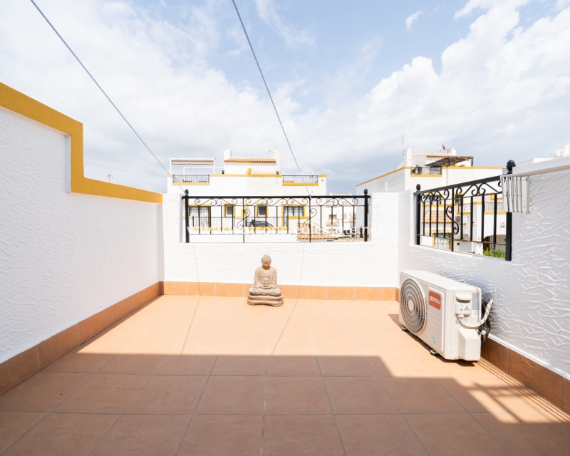 Resale - Quad - Urb. La Marina