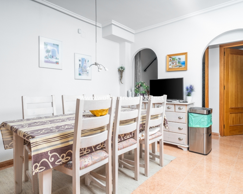 Resale - Quad - Urb. La Marina