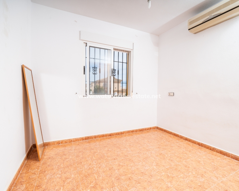 Resale - Quad - Urb. La Marina