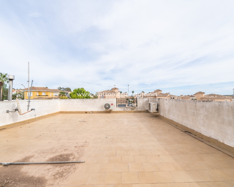 Resale - Quad - Urb. La Marina