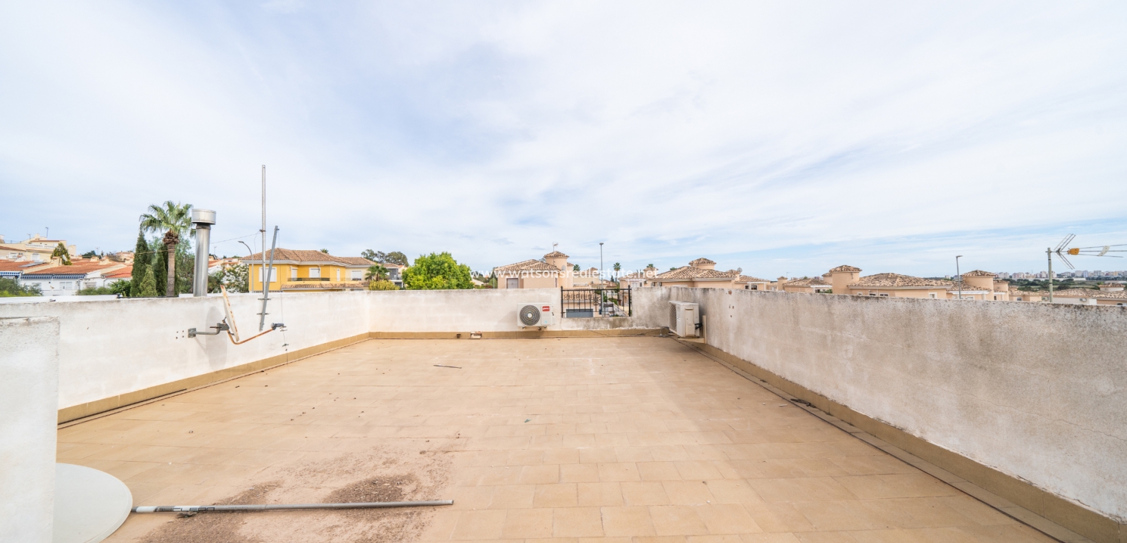 Resale - Quad - Urb. La Marina