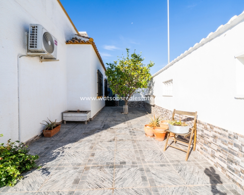 Resale - Quad - Urb. La Marina