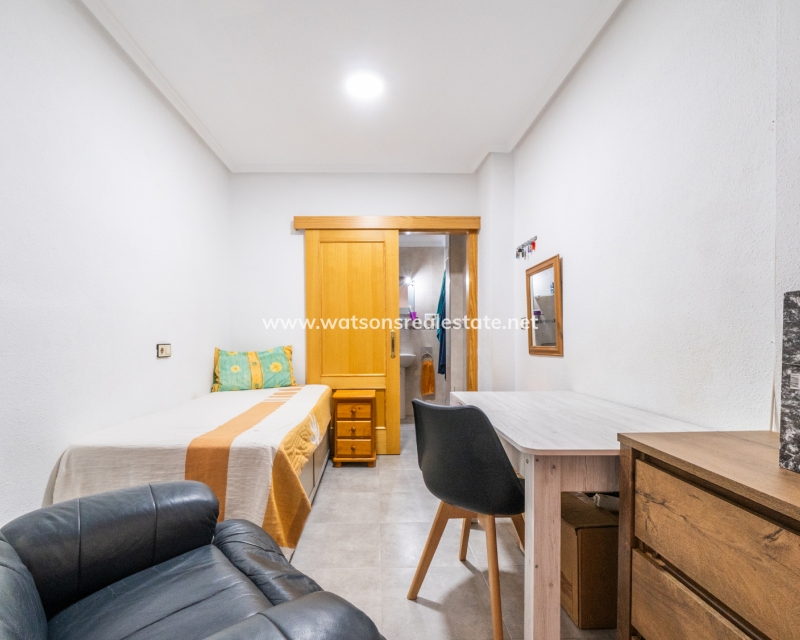 Resale - Quad - Urb. La Marina