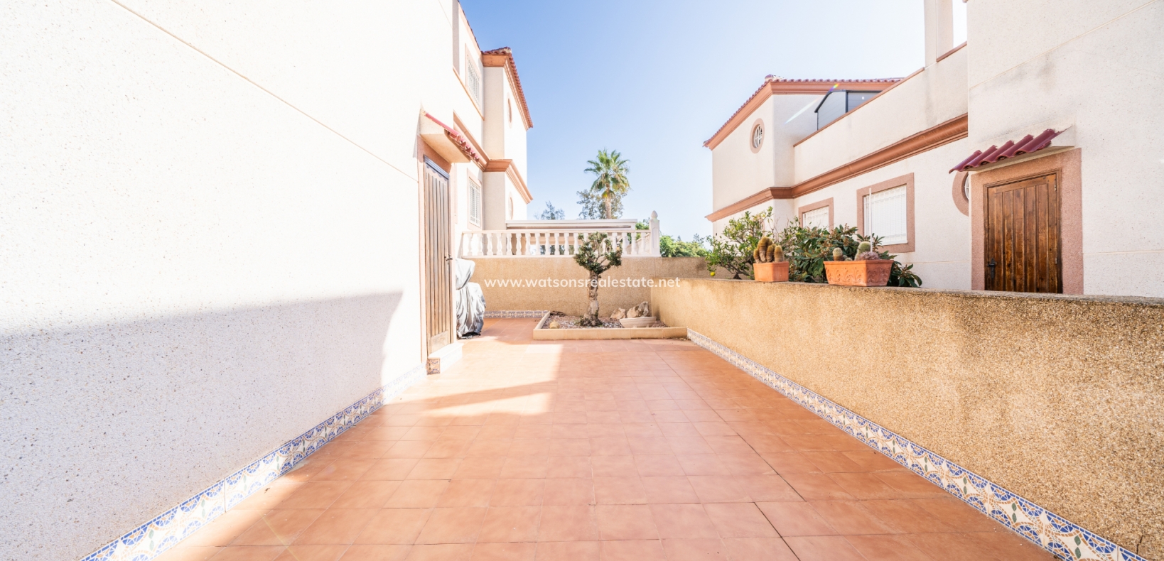 Resale - Quad - Urb. La Marina