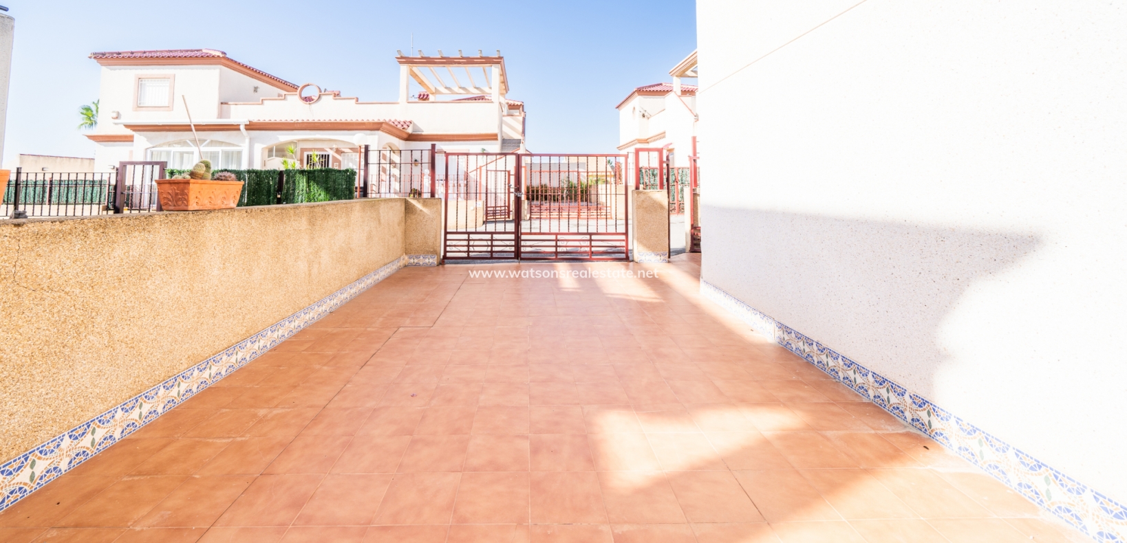 Resale - Quad - Urb. La Marina