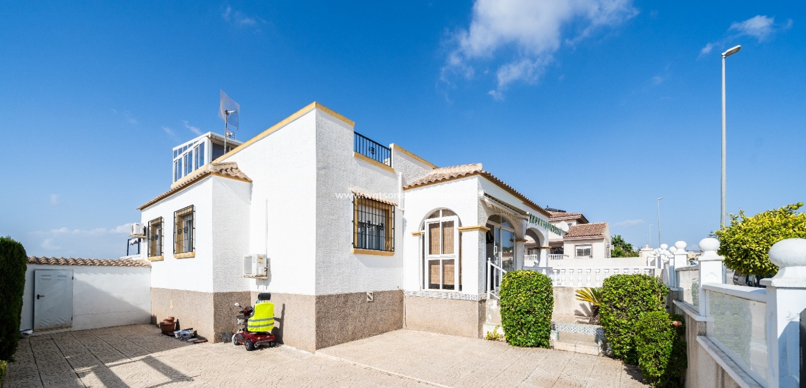 Resale - Quad - Urb. La Marina