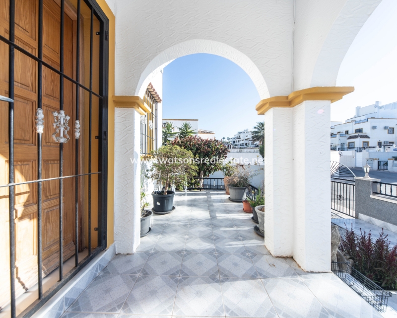 Resale - Quad - Urb. La Marina