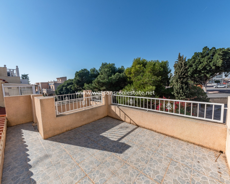 Resale - Radhus - Urb. La Marina