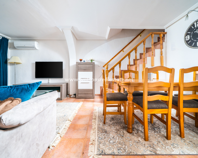 Resale - Radhus - Urb. La Marina