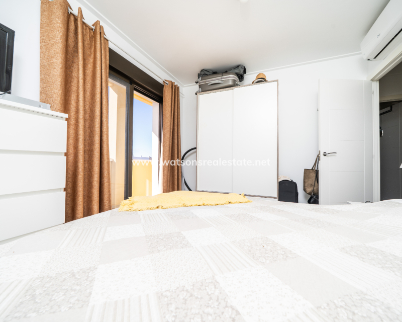 Resale - Radhus - Urb. La Marina