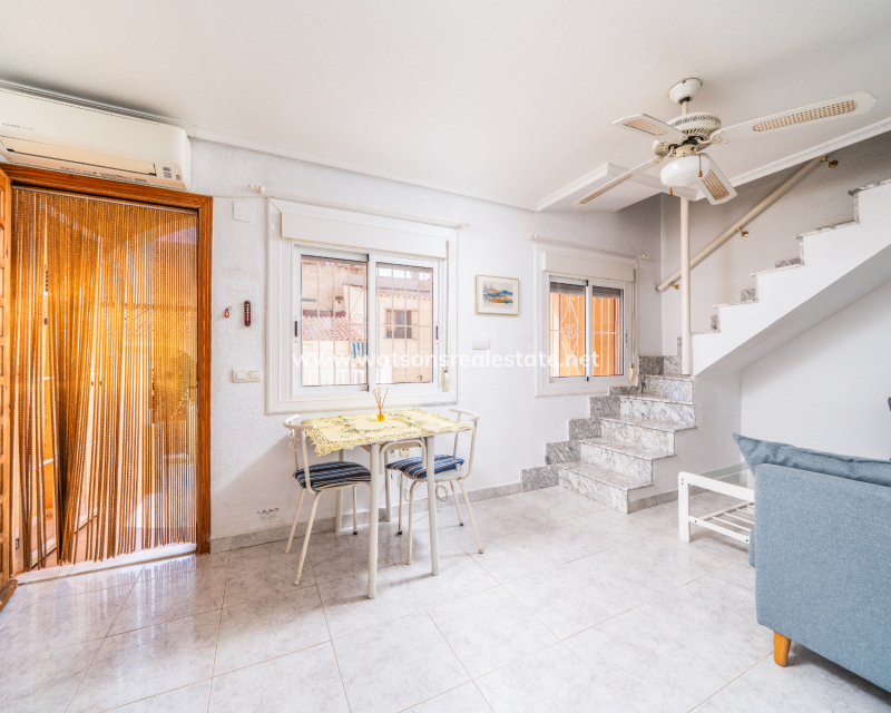 Resale - Radhus - Urb. La Marina