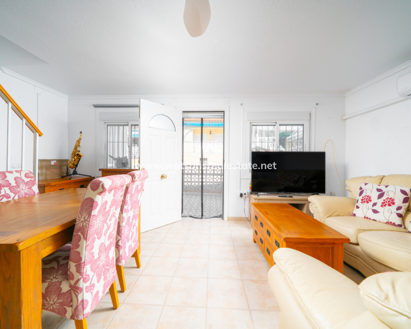 Resale - Radhus - Urb. La Marina