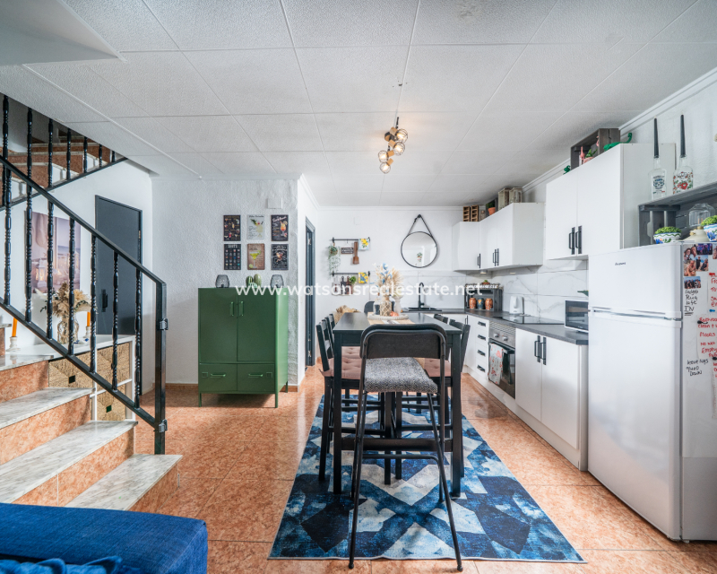 Resale - Radhus - Urb. La Marina