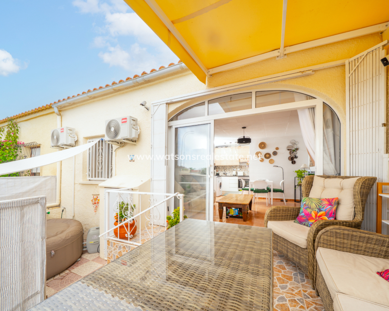 Resale - Radhus - Urb. La Marina