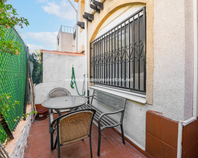 Resale - Reihenhaus - Urb. El Oasis - La Marina