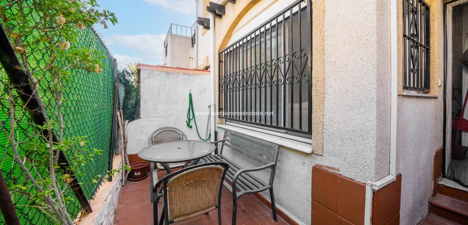 Resale - Reihenhaus - Urb. El Oasis - La Marina