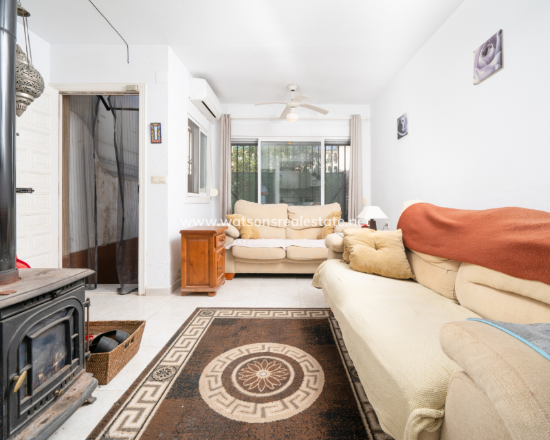 Resale - Reihenhaus - Urb. El Oasis - La Marina