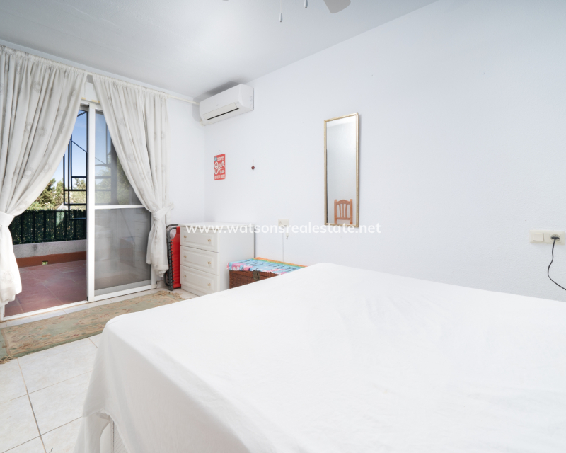 Resale - Reihenhaus - Urb. El Oasis - La Marina