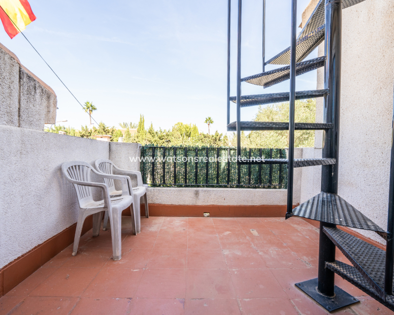 Resale - Reihenhaus - Urb. El Oasis - La Marina