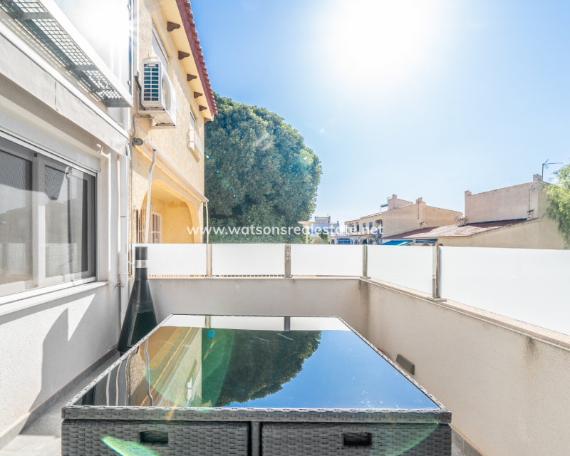 Resale - Reihenhaus - Urb. La Marina