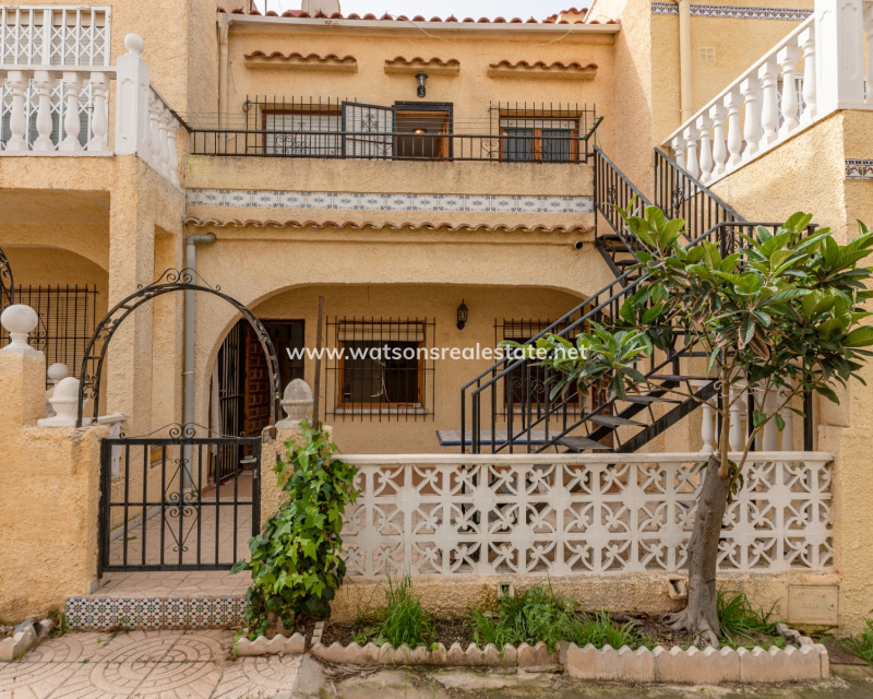 Resale - Reihenhaus - Urb. La Marina