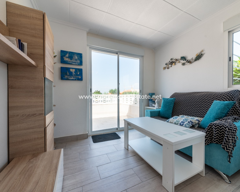 Resale - Reihenhaus - Urb. La Marina