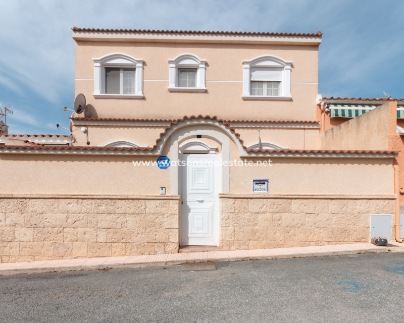 Resale - Reihenhaus - Urb. La Marina