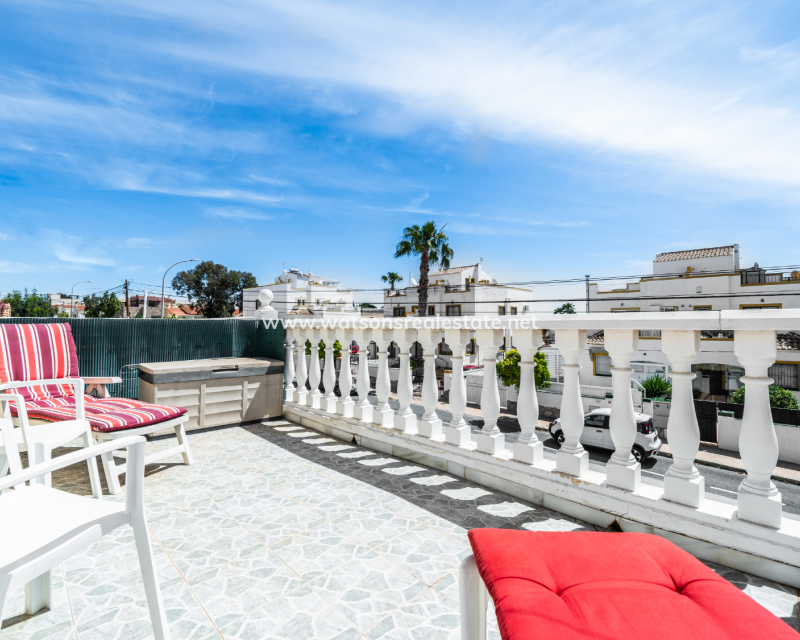 Resale - Reihenhaus - Urb. La Marina